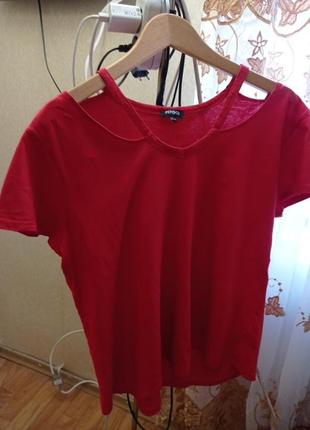 Яркая летняя футболка