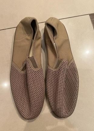 Нові тапочки 42р/по устілці 27см