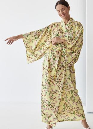 Кимоно желтый атлас платье - халат цветущие ветки