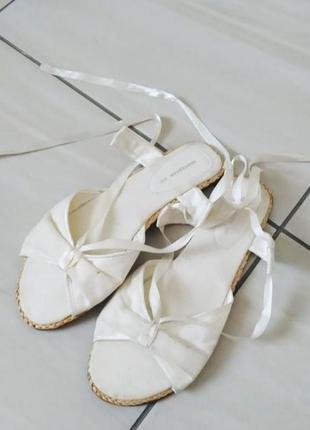 Тренд сезону взуття на літо 2022 h&m