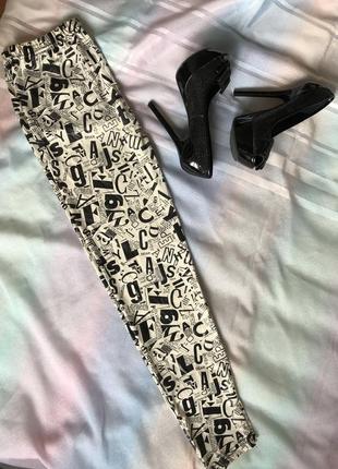 Легінси лосини з яскравим принтом написи газета