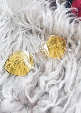 Крутые очки с желтыми стёклами2 фото
