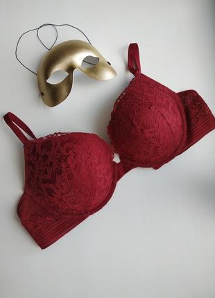 Victorias secret бра червоного кольору з мереживом і пушапом 75dd, бюстгалтер victorias.