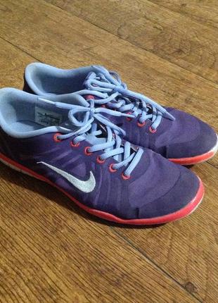 Кроссовки nike р.40
