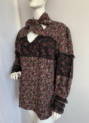 Блуза бохо з бантом чокером в дрібну квіточку з мереживом романтична2 фото
