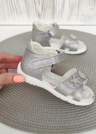 Босоніжки дитячі для дівчинки tm weestep