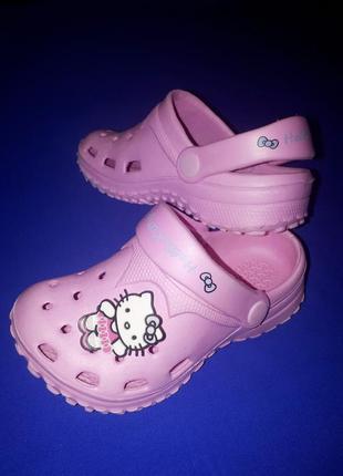 Симпатичні кроксики"hello kitty"