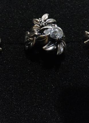 Срібні сережки "квіти" з цирконом4 фото
