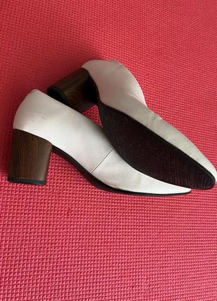 Белые кожаные туфли-лодочки vagabond eve на деревянном каблуке.10 фото