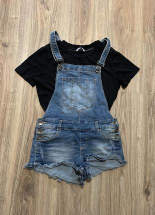 Комбинезон джинсовый