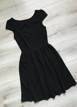 Базове чорне коротке плаття h&m