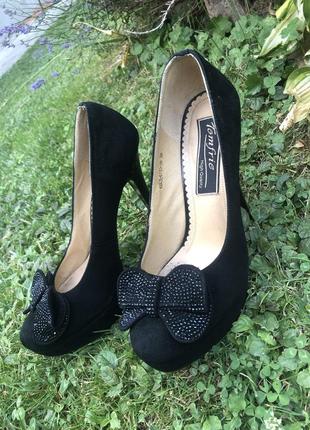 Туфлі замшеві б/у 38 розміру