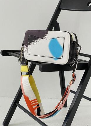 Якрая разноцветная женская сумка бренд белая5 фото