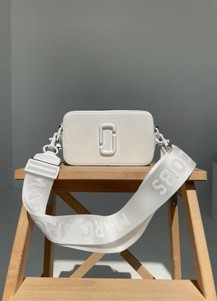 Белоснежная женская сумка бренд на каждый день1 фото