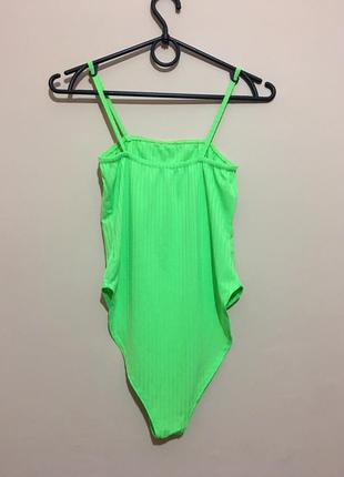 Неоновый боди i saw it first neon lime ribbed strappy bodysuit7 фото