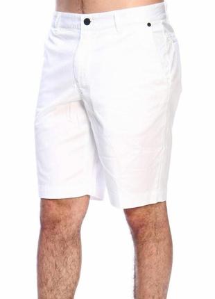Белые мужские шорты бермуды