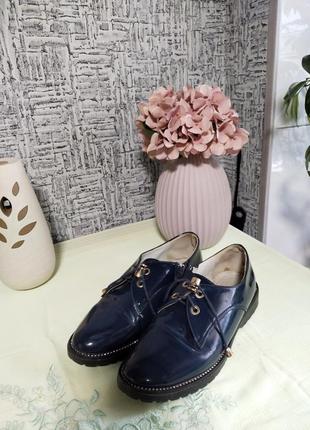 Лаковані туфлі/лофери