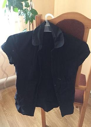 Чорна класична рубашка з коротким рукавчиком