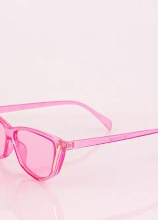 Очки солнцезащитные в пластиковой оправе (розовые)1 фото