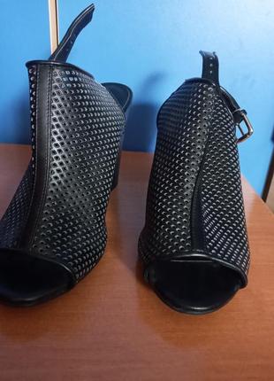 Брендові босоніжки сіточка c&a