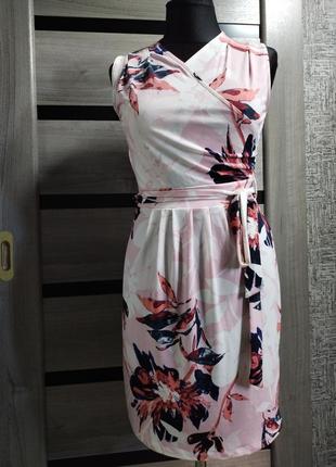 Ніжна сукня в квітковий принт