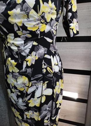 Ніжна сукня в квітковий принт4 фото