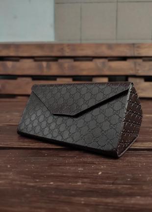 Кожаный треугольный футляр для очков gucci trifold triangle монограмма трансформер для...