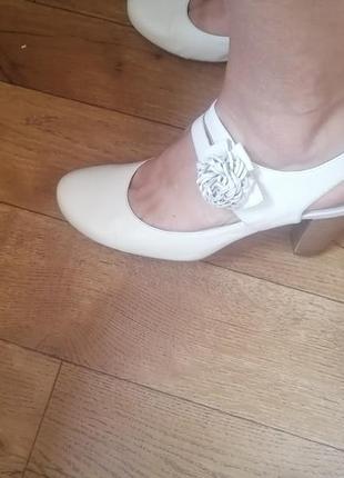 Ошатні жіночі білі шкіряні туфлі marco 39-40 р.(6)10 фото