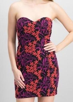 .нове стрейч. плаття "guess" р.44