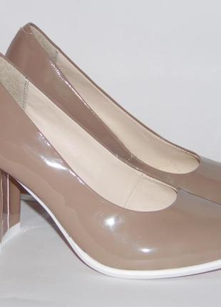 Лакированные туфли, цвета капуччино1 фото
