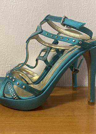 Босоножки на каблуке шпилька голубые  шелковые атласные бирюзовые  fabi 35