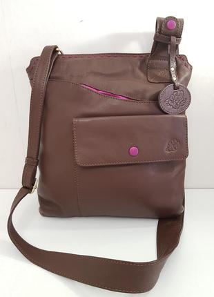 Стильная кожаная сумка crossbody красивого шоколадного цвета