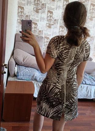 Короткое платье с цветочным принтом2 фото