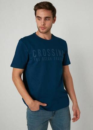 Синяя мужская футболка lc waikiki/лс вайкики с принтом crossing the ocean travels. фирменная турция