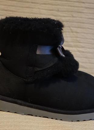 Очень теплые фирменные зимние сапожки-угги черного цвета ugg australia 34 р.1 фото