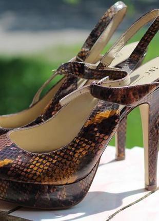 Роскошные босоножки international concept 39-40