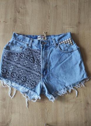 Фірмові жіночі джинси levis, р 30 ( m).