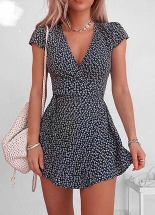 Плаття в квіточку чорне