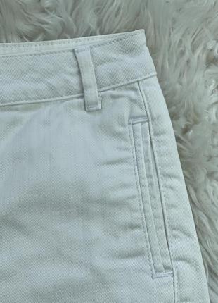 Белые джинсовые шорты на завышенной посадке 1+1=37 фото