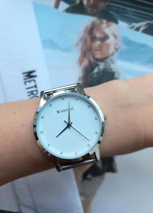 Часы женскиес кристалами swarovski metropolitan, оригинал.