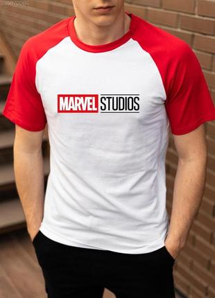 Чоловіча двоколірна футболка з принтом "marvel studios"1 фото