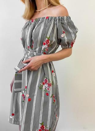Жіноча сукня з вишивкою2 фото