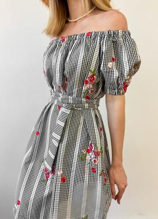 Жіноча сукня з вишивкою4 фото