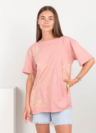 Стильная розовая пудра футболка с рисунком принтом оверсайз