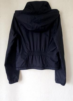 Облегченная курточка ветровка с капюшоном и карманами hollister p.m9 фото