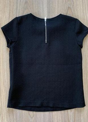 Женская футболка блуза с воротником из фактурной ткани3 фото