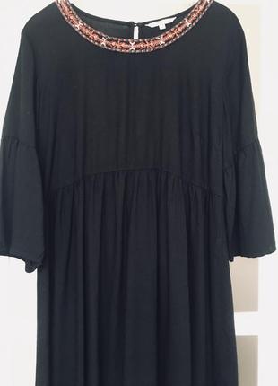 💥скидки! трендовое чёрное котоновое платье с воланами и вышивкой3 фото