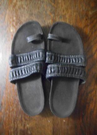 Шлепанцыр.39 кожа timberland