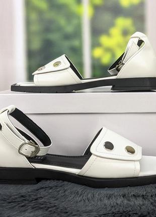 Босоножки женские белые с квадратным носком на плоском каблуке bashili3 фото