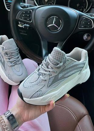 Кроссовки женские yeezy boost 700 v2 static